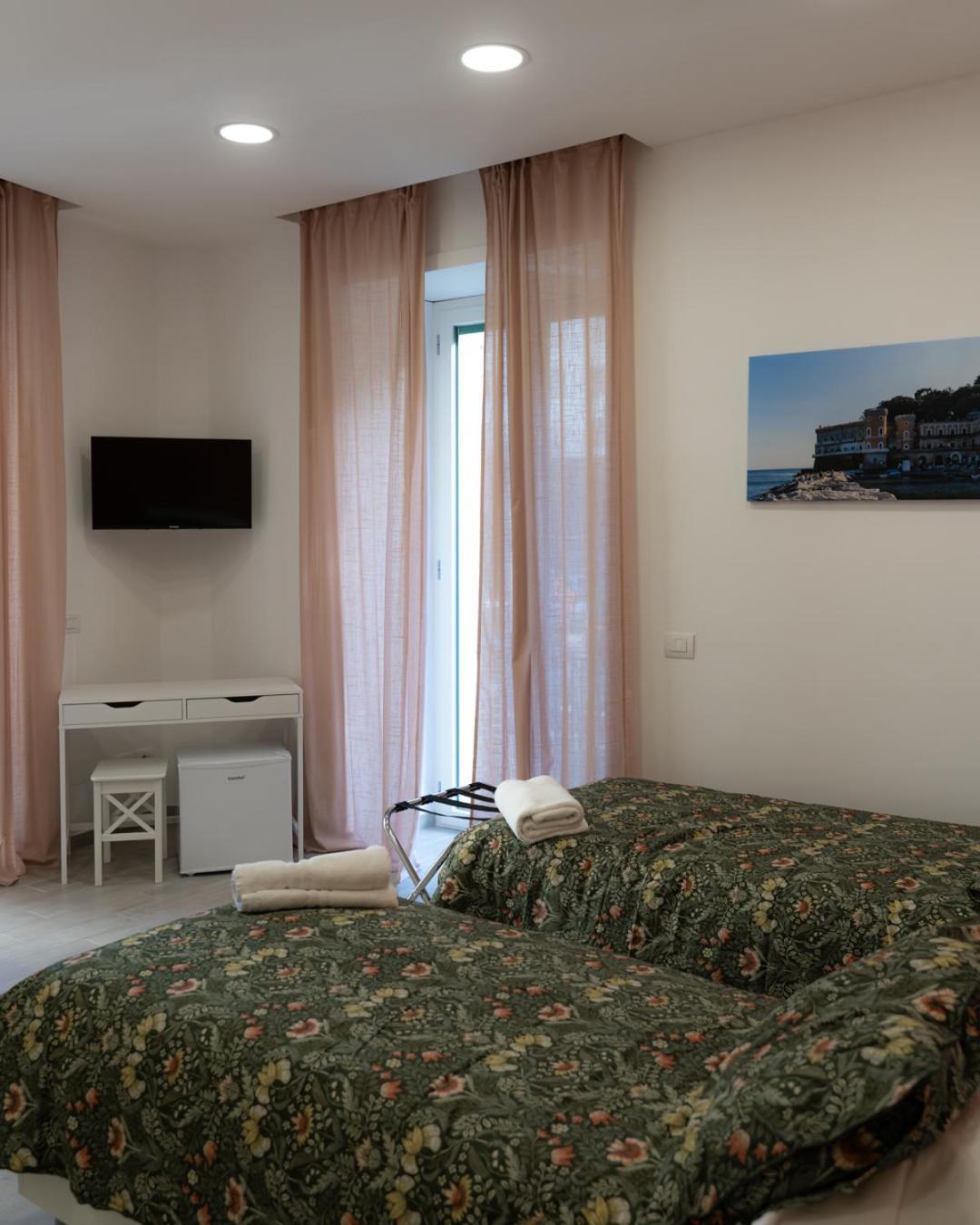 Dimora Cavour Hotel Naples Bilik gambar